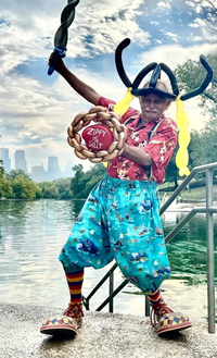 Zippy is Silly: Interactive Magic & Balloon Art